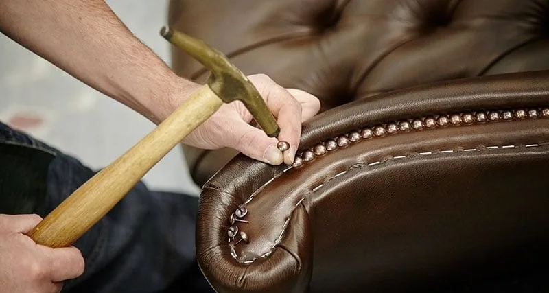 attractive-chesterfield-sofa-detailing